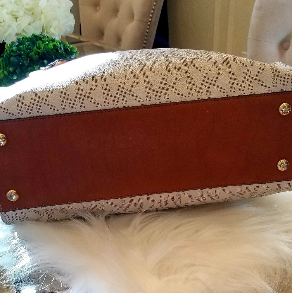👜 SOLD - Picture 4 of 7